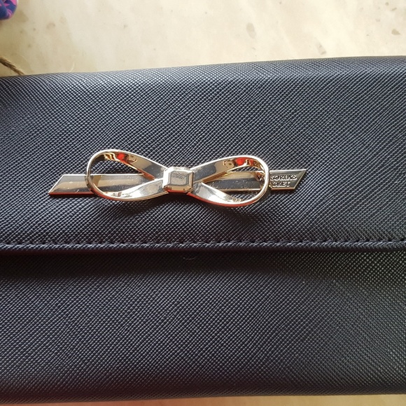 3 Victoria's Secret bags wallet makeup bag change - Picture 3 of 7